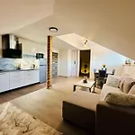 Elements 雷德尼斯